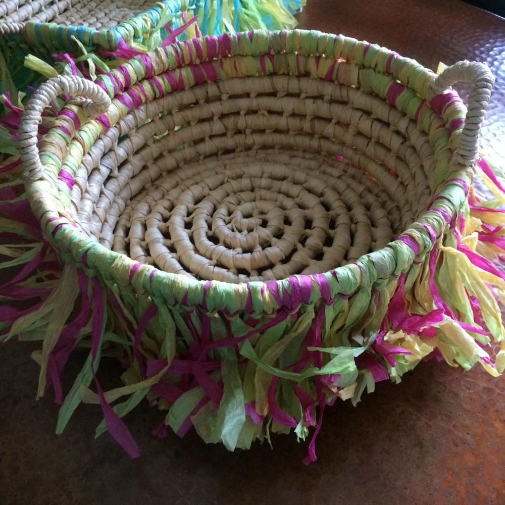 2 LG Straw Baskets
